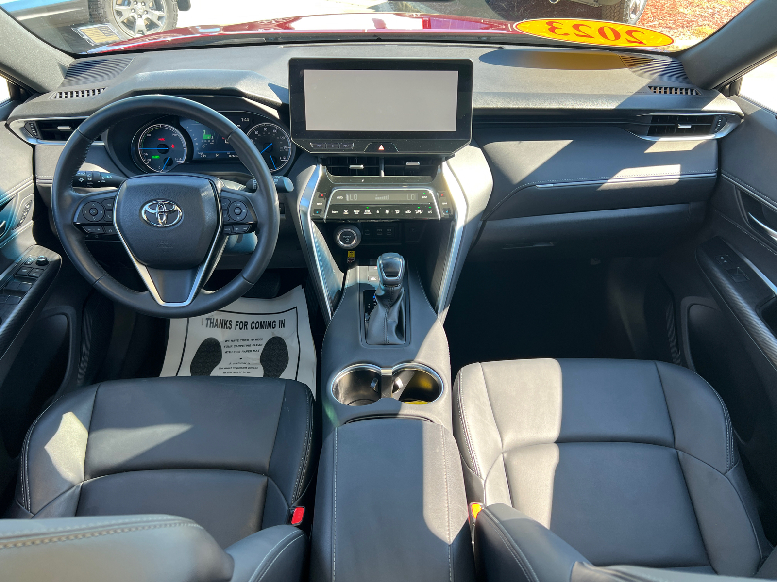 2023 Toyota Venza XLE 28