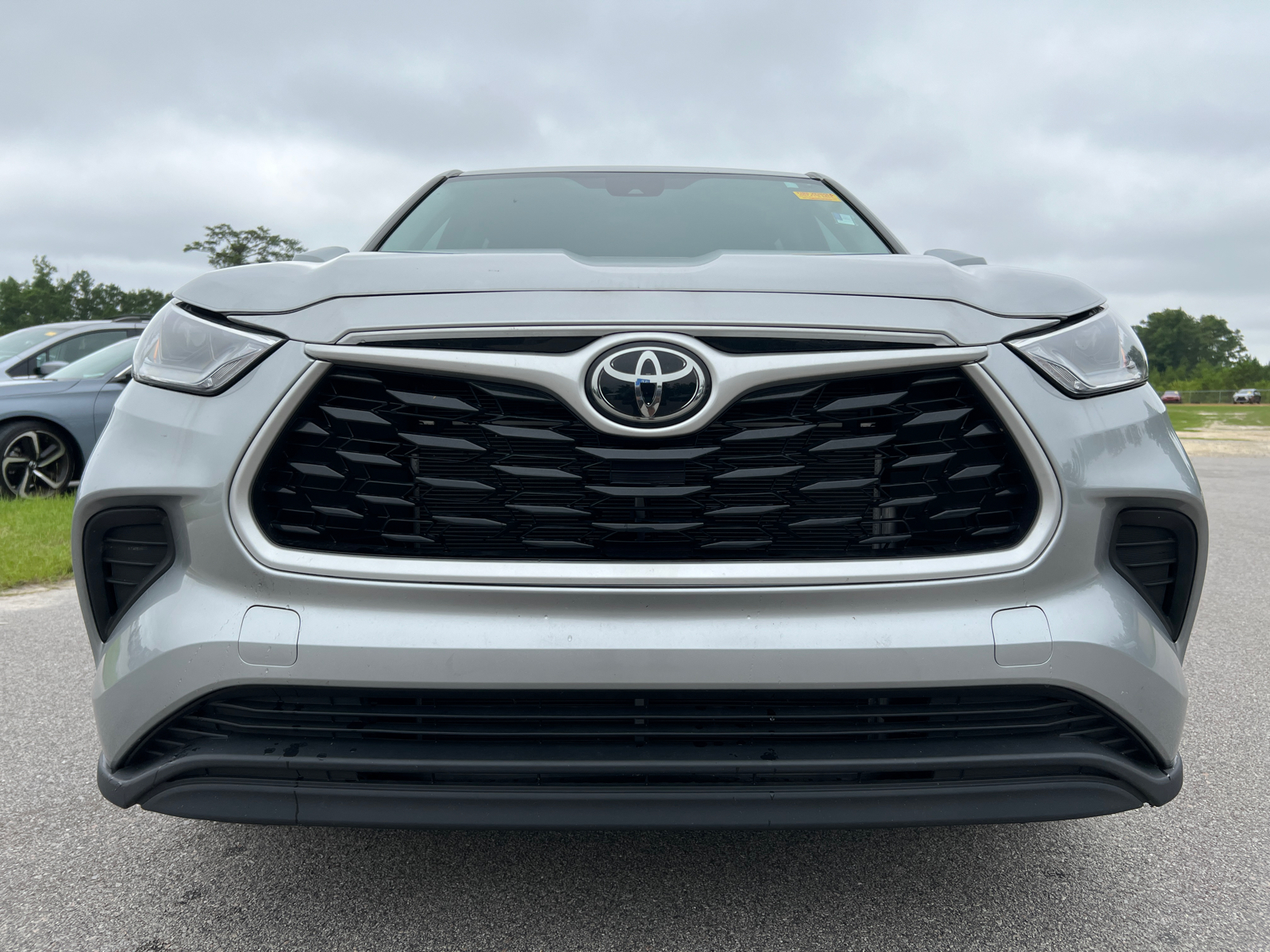 2023 Toyota Highlander L 2