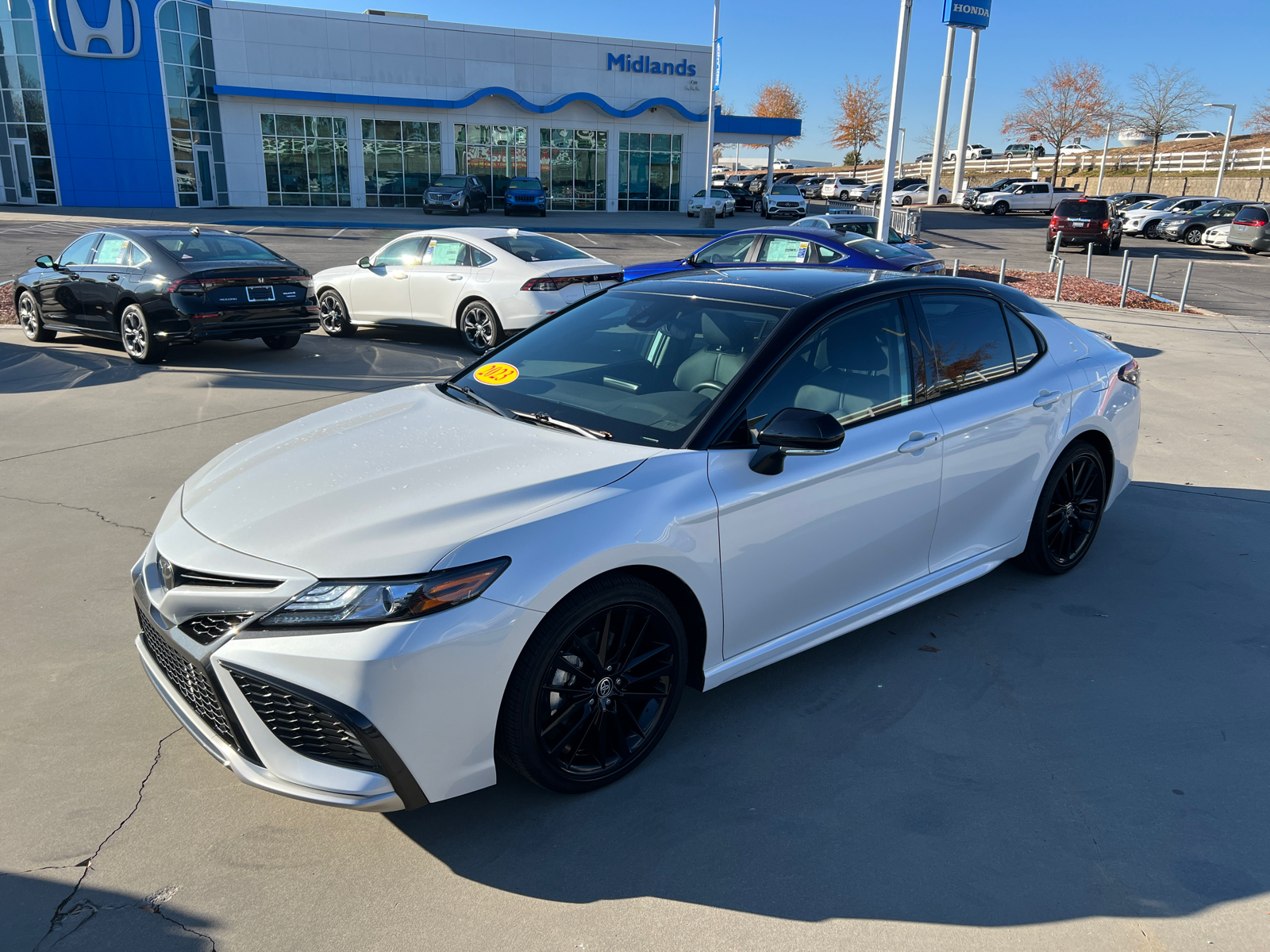 2023 Toyota Camry XSE 3