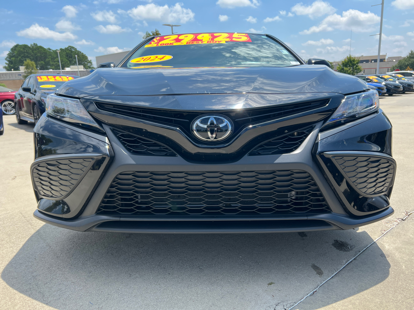 2024 Toyota Camry SE 2