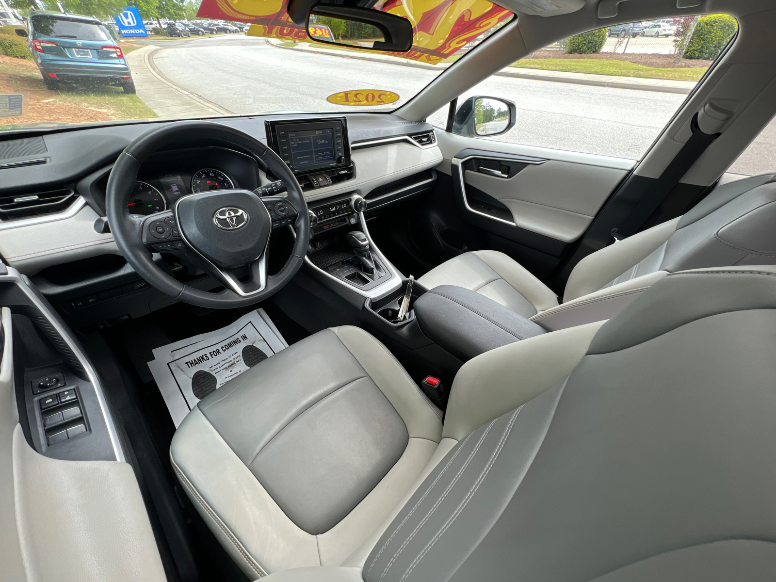 2021 Toyota RAV4 XLE Premium 27