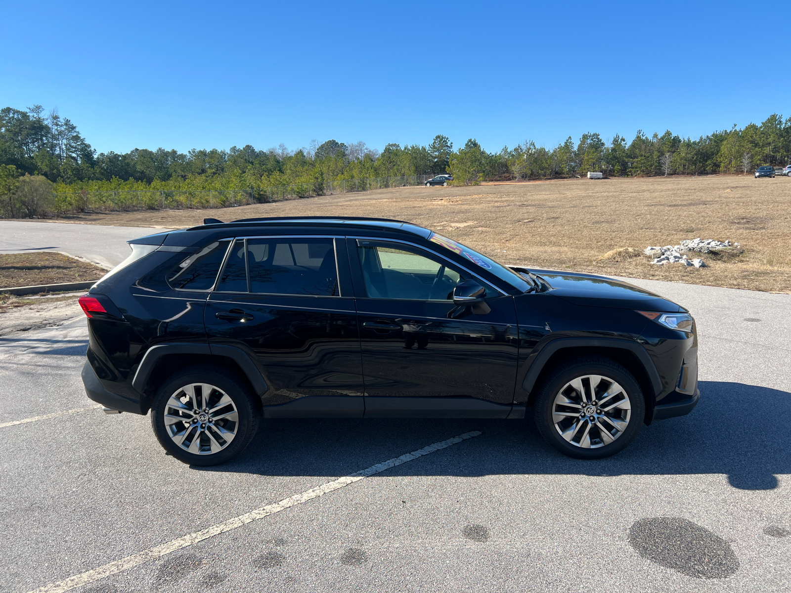 2020 Toyota RAV4 XLE Premium 8