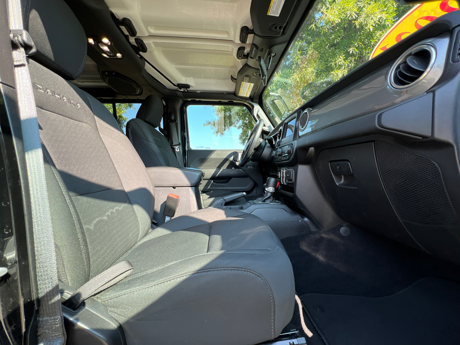 2021 Jeep Wrangler Unlimited Sahara 34