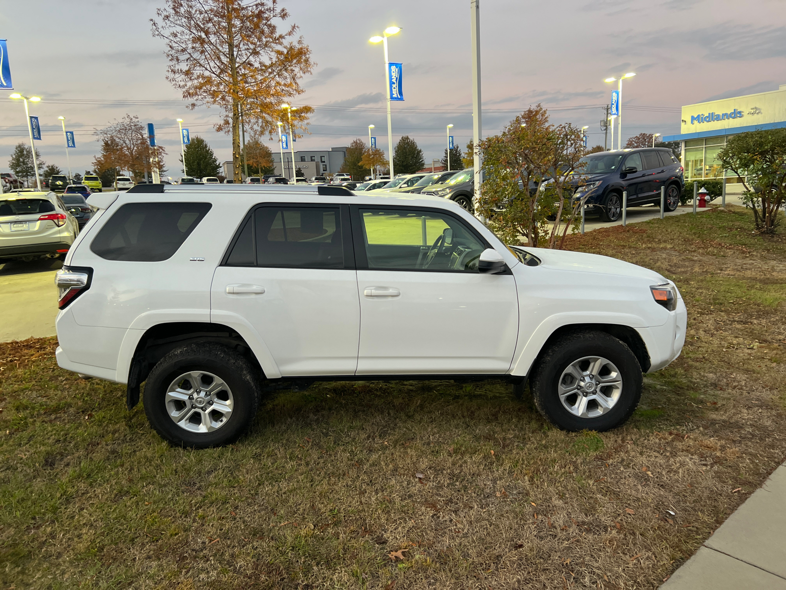 2022 Toyota 4Runner SR5 8