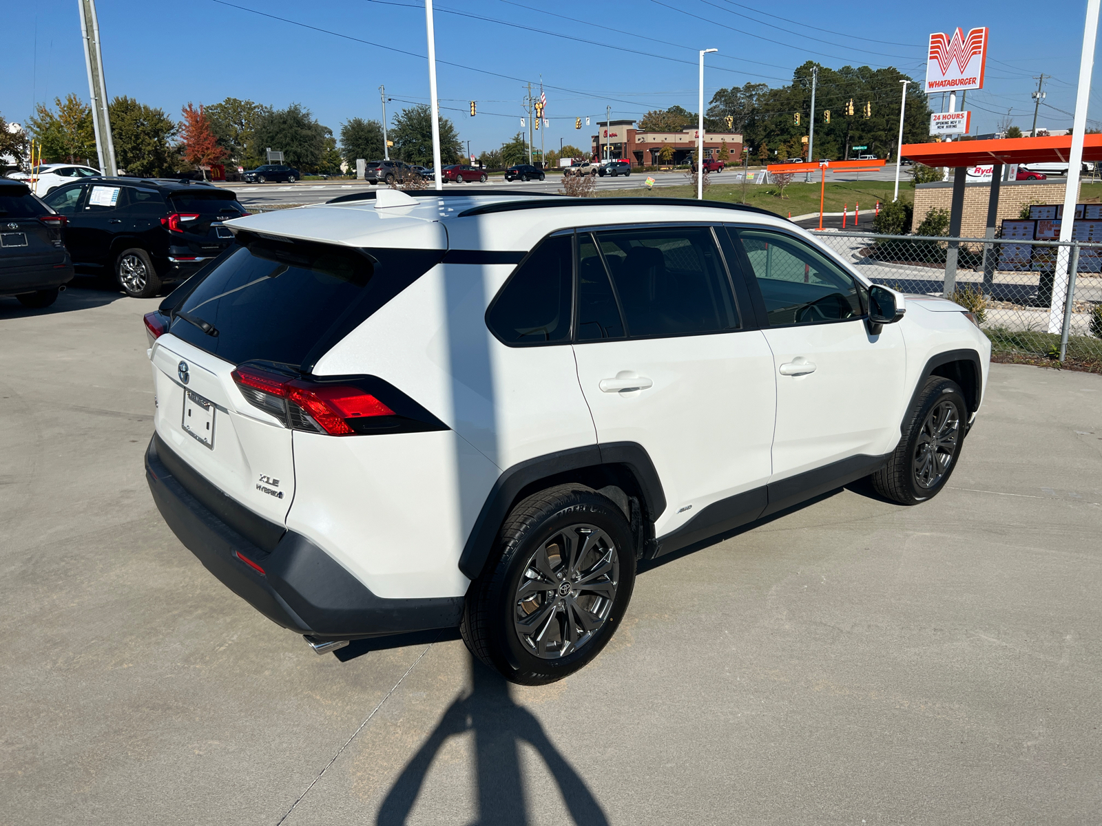 2022 Toyota RAV4 Hybrid XLE Premium 7