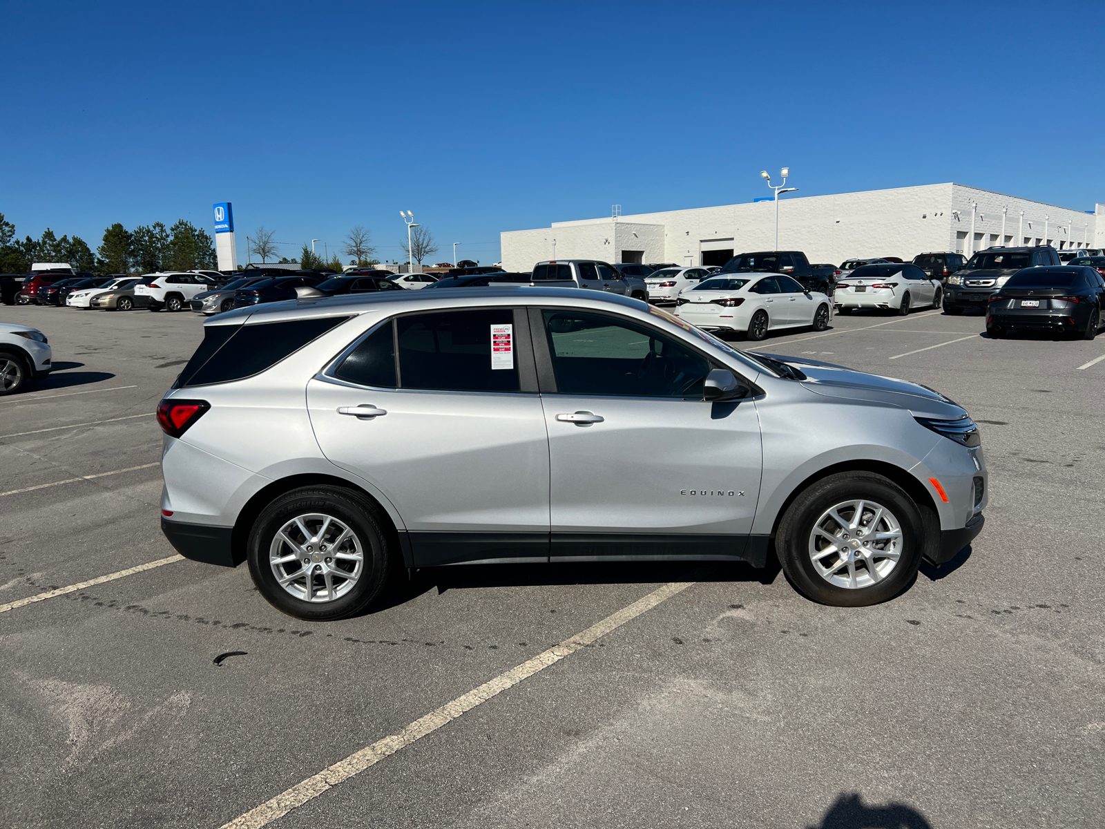 2022 Chevrolet Equinox LT 8