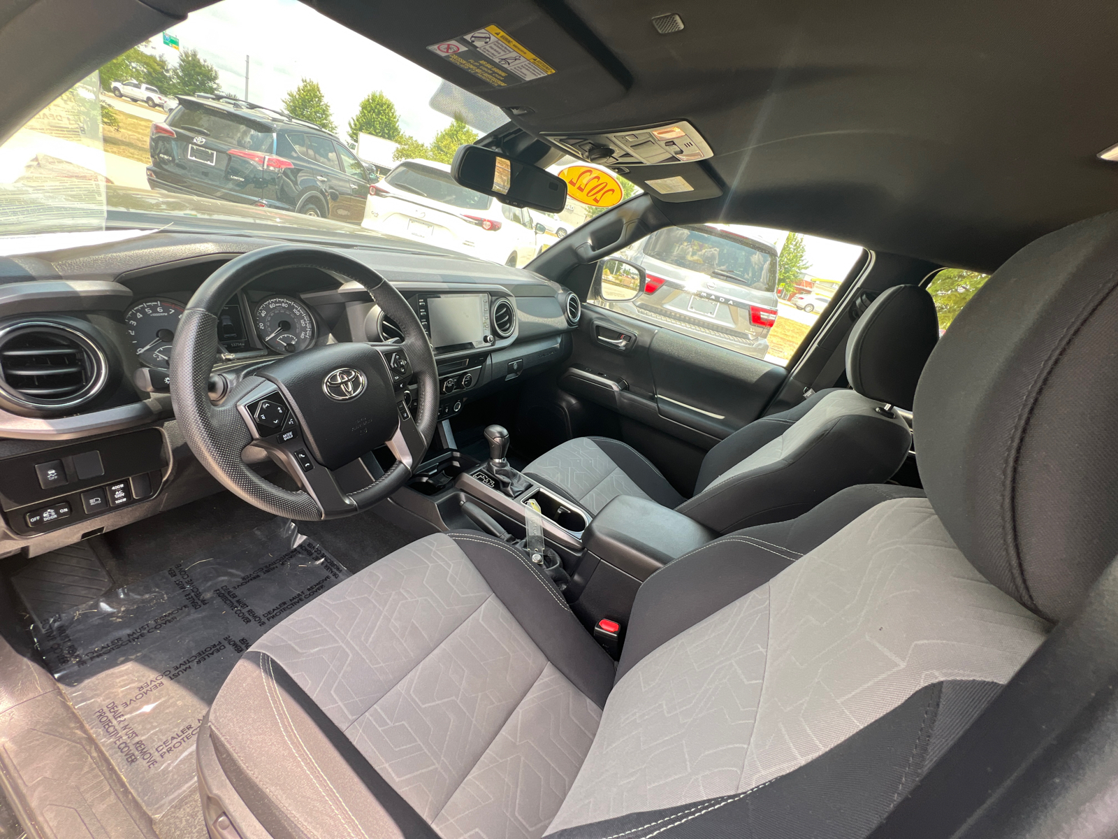 2022 Toyota Tacoma TRD Off-Road 13