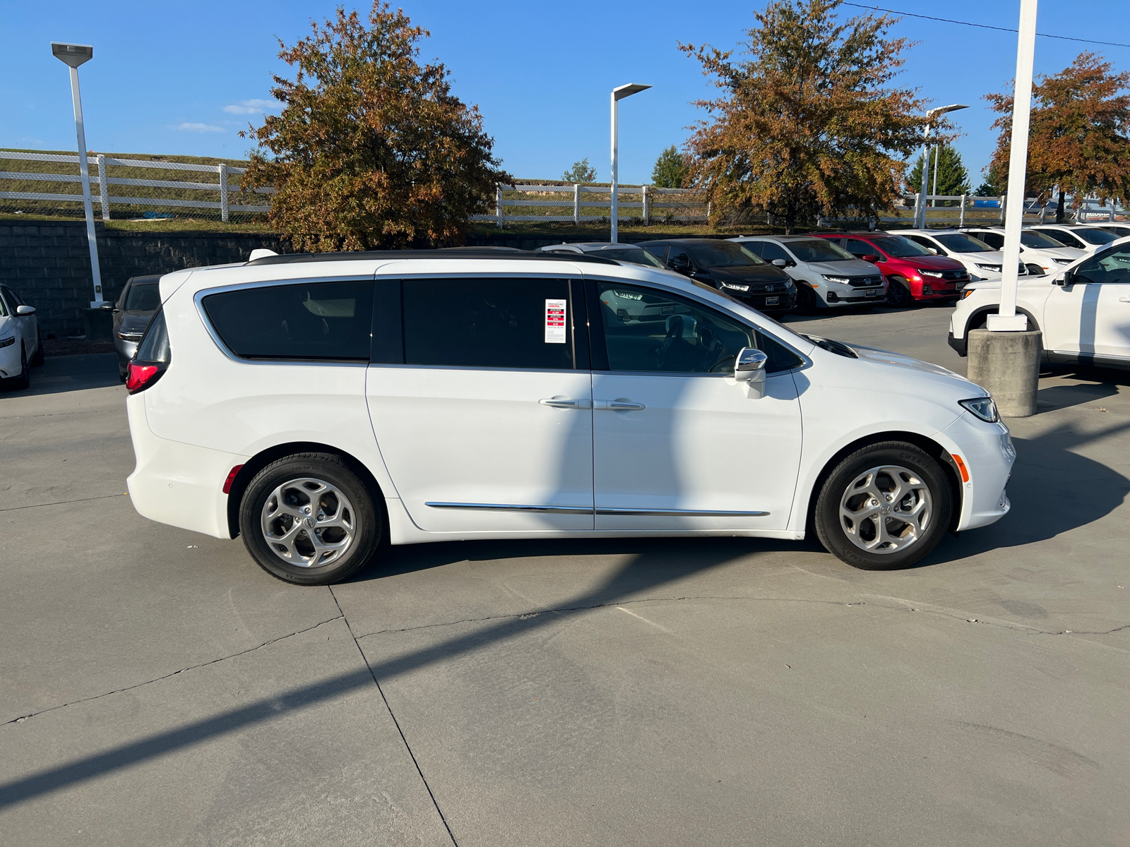 2022 Chrysler Pacifica Limited 8