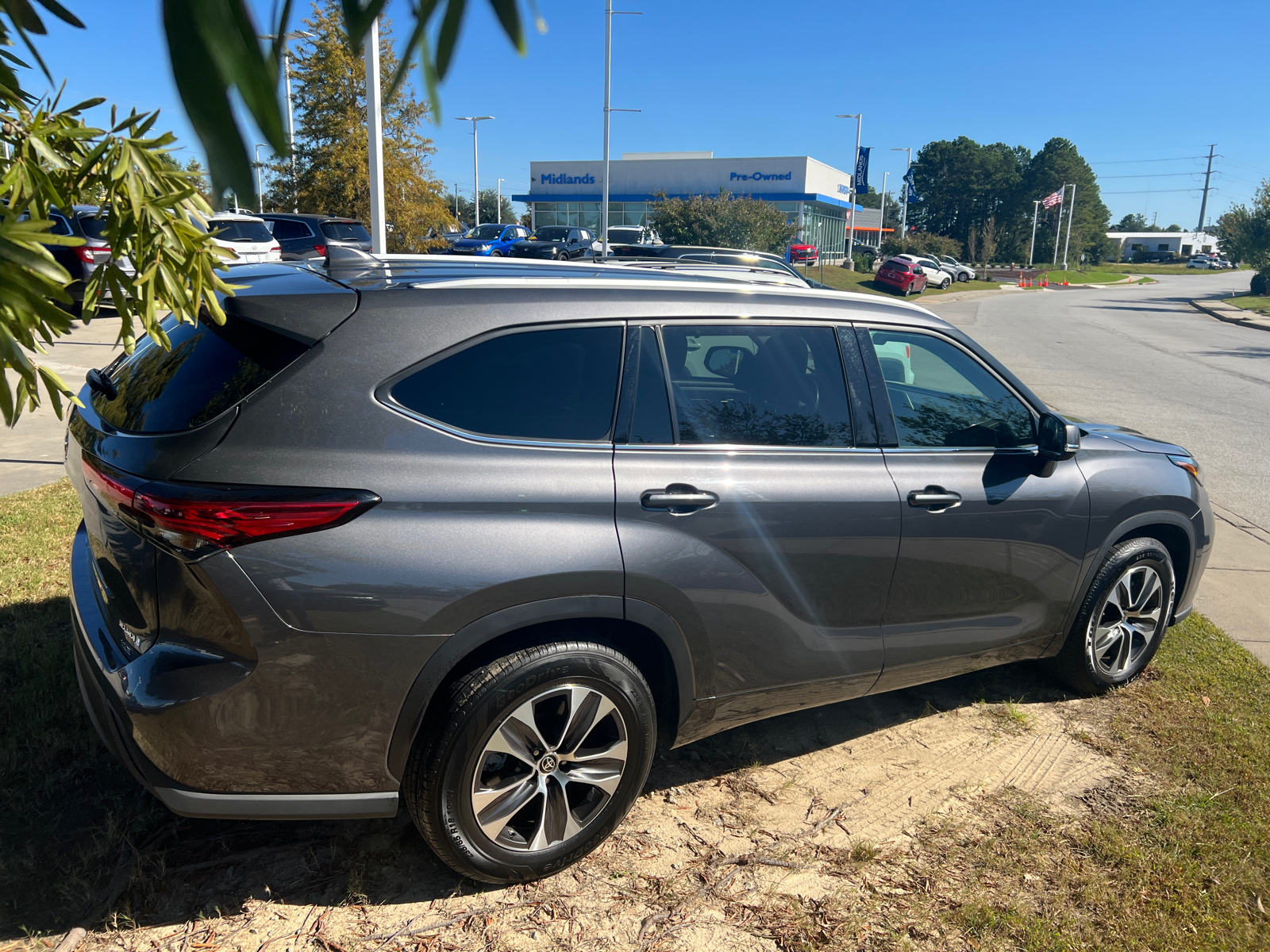 2022 Toyota Highlander XLE 8