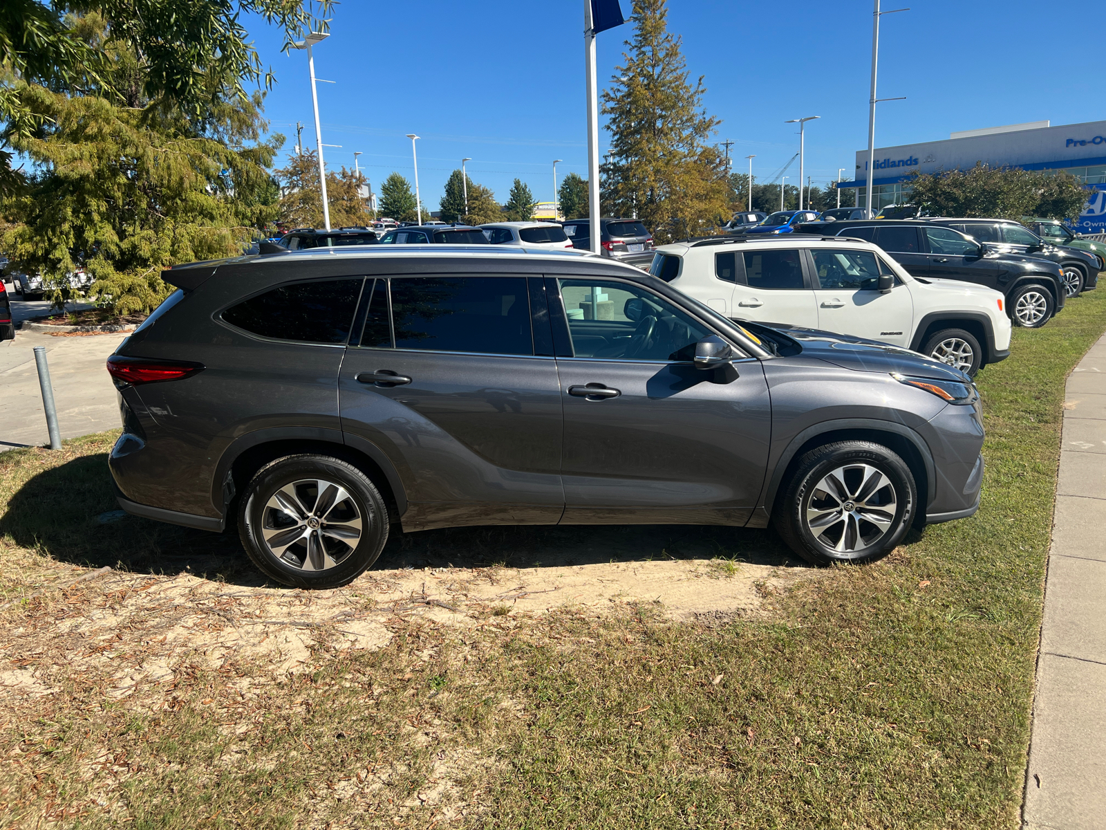 2022 Toyota Highlander XLE 9