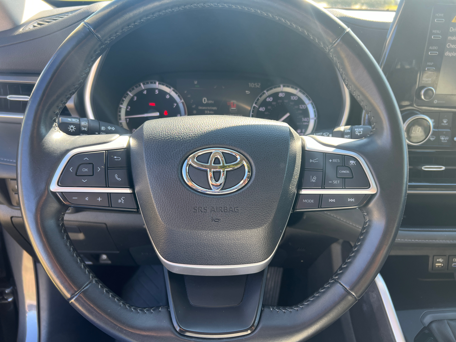 2022 Toyota Highlander XLE 19