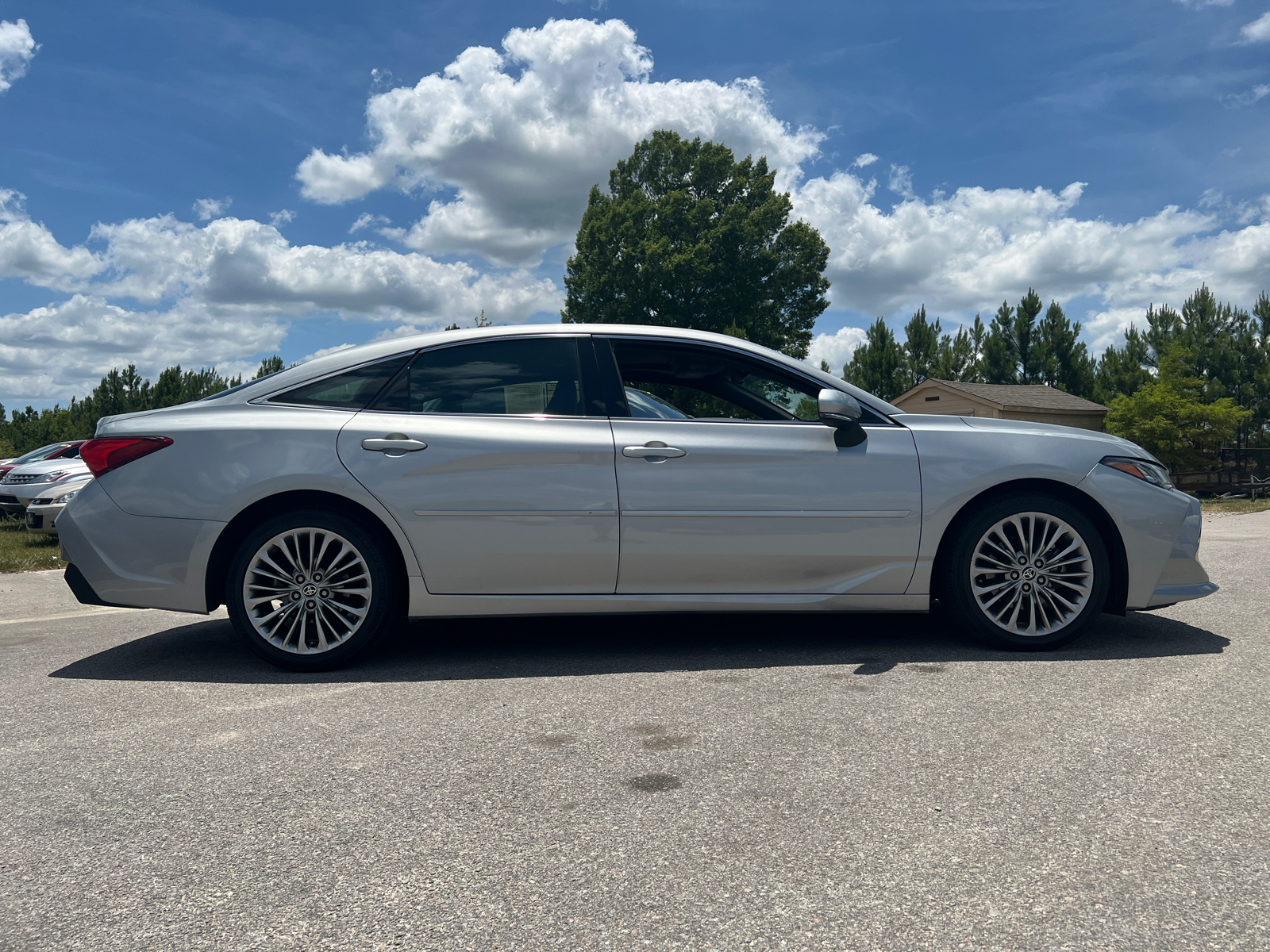 2022 Toyota Avalon Limited 8