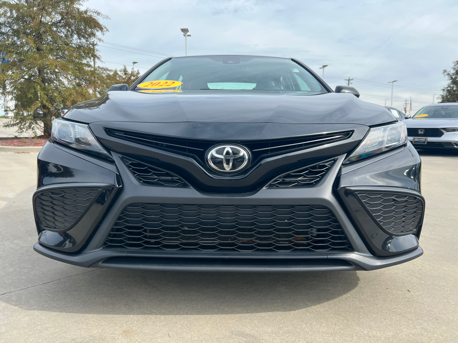 2022 Toyota Camry SE 2