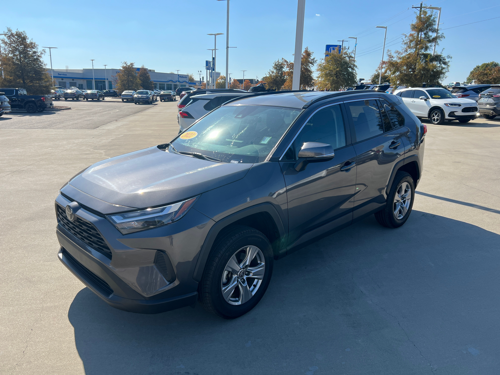 2022 Toyota RAV4 XLE 3