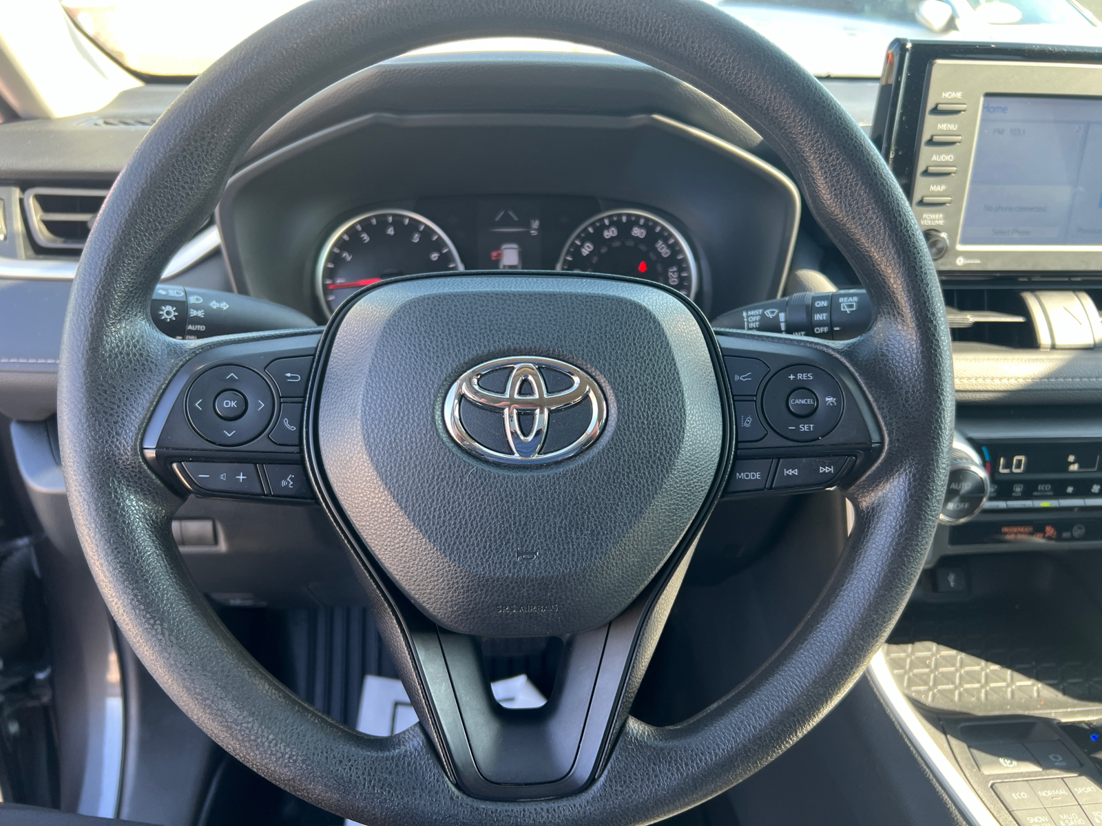 2022 Toyota RAV4 XLE 16