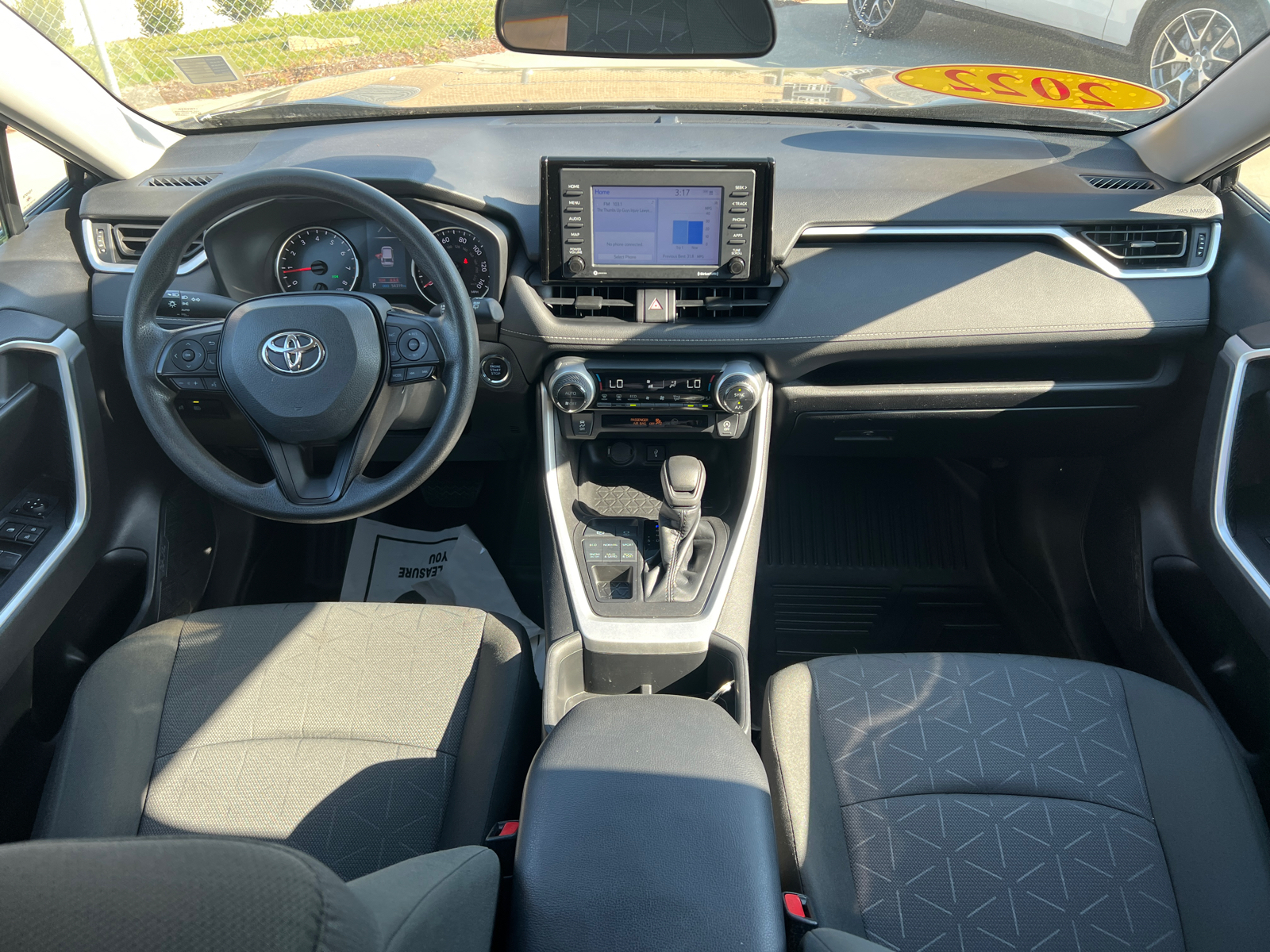 2022 Toyota RAV4 XLE 23