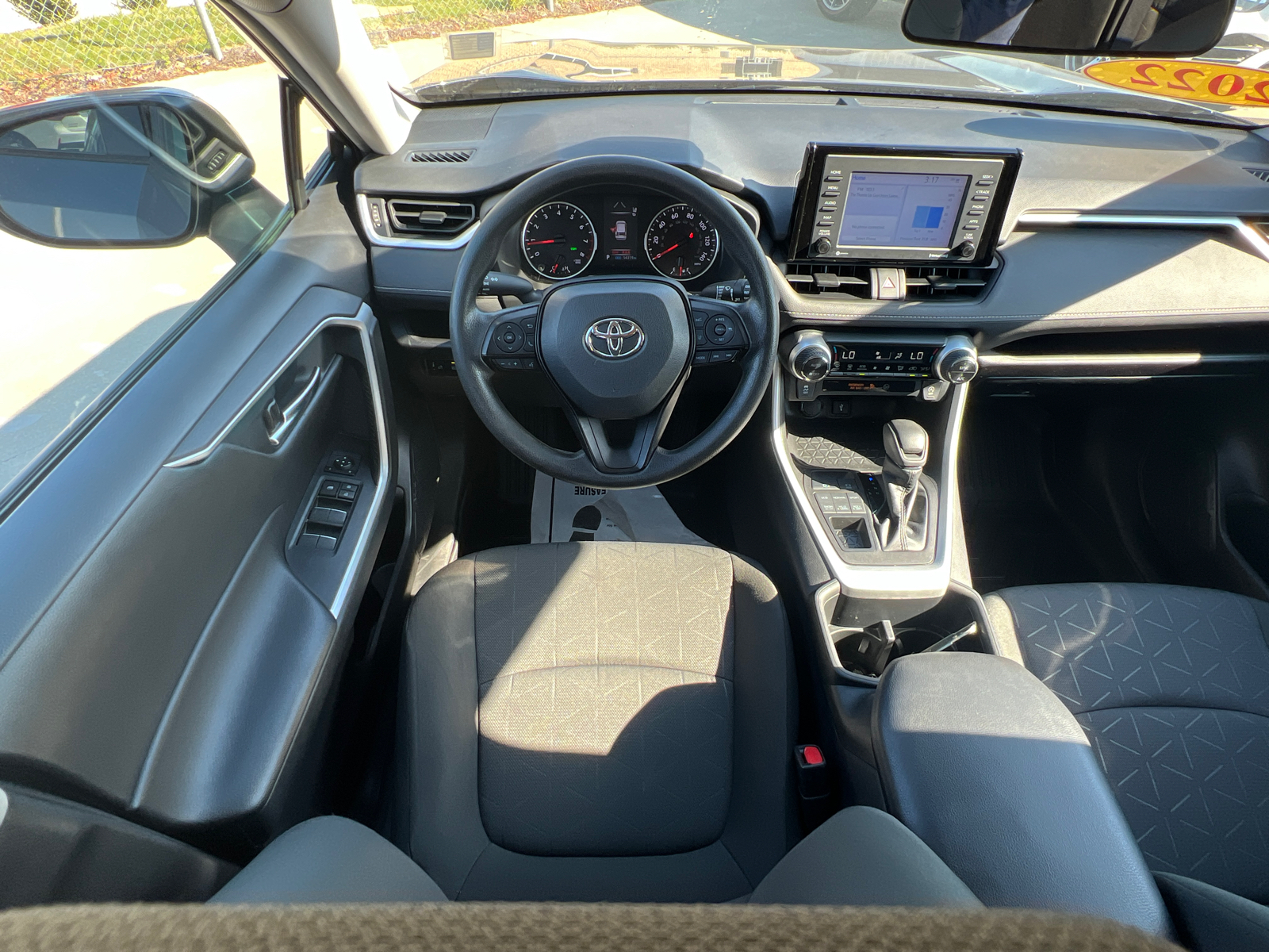 2022 Toyota RAV4 XLE 25