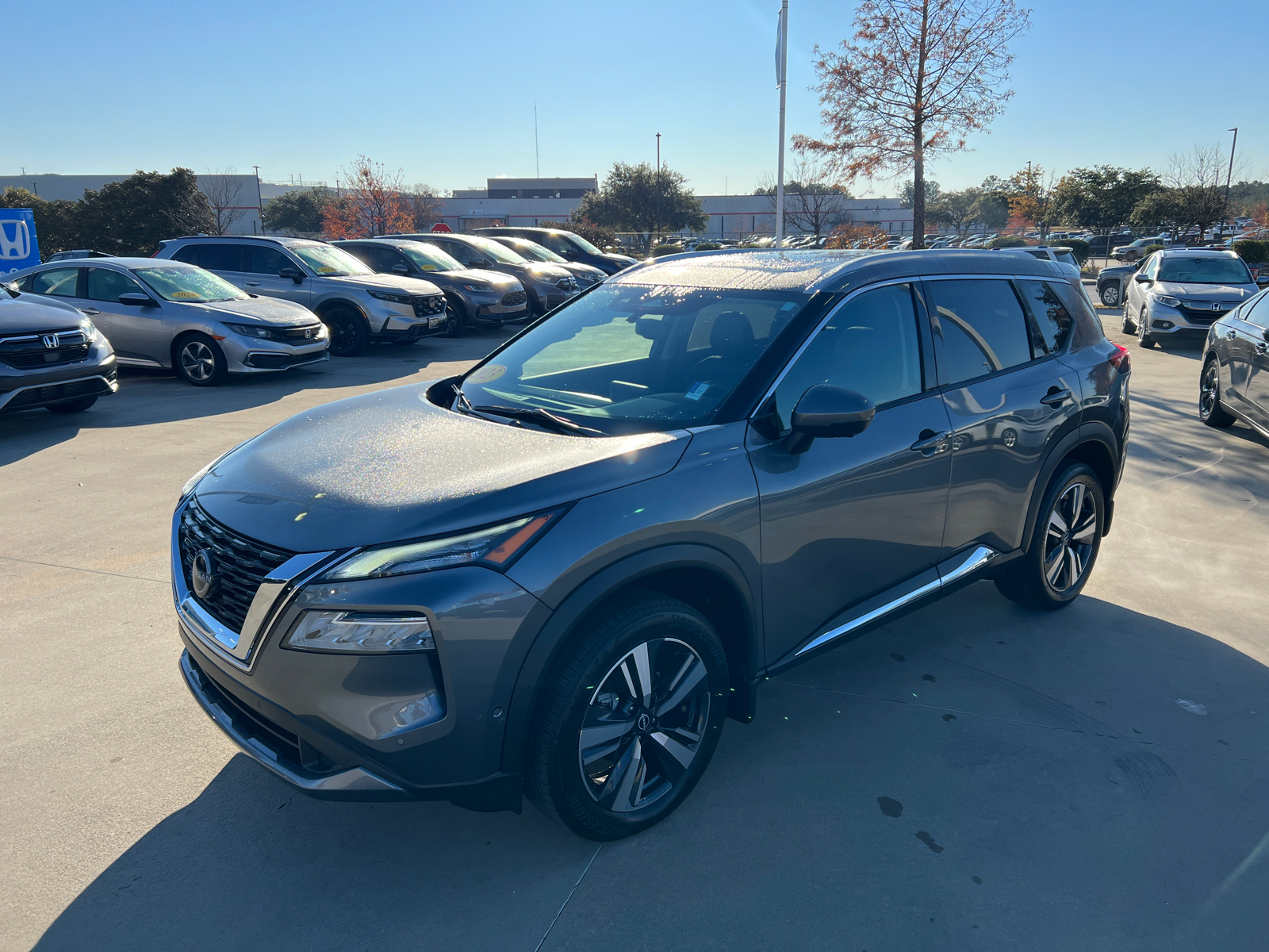 2023 Nissan Rogue SL 3