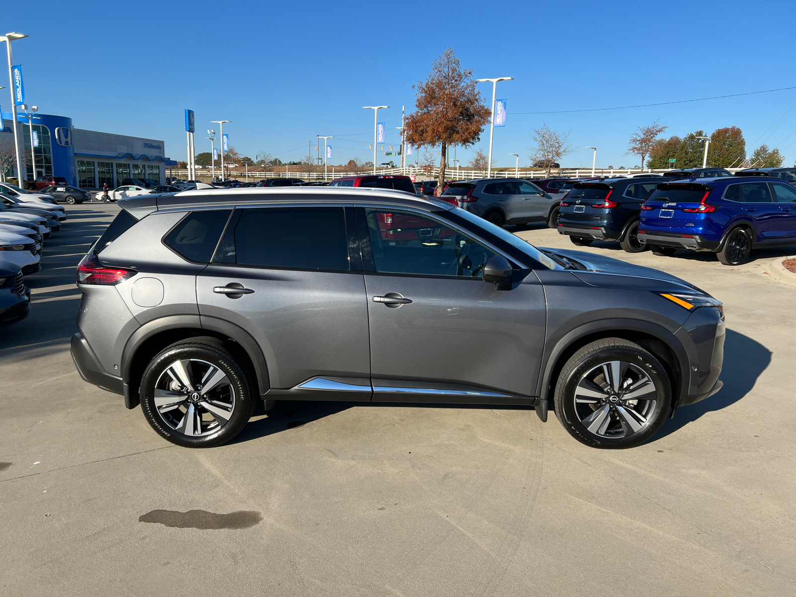 2023 Nissan Rogue SL 8