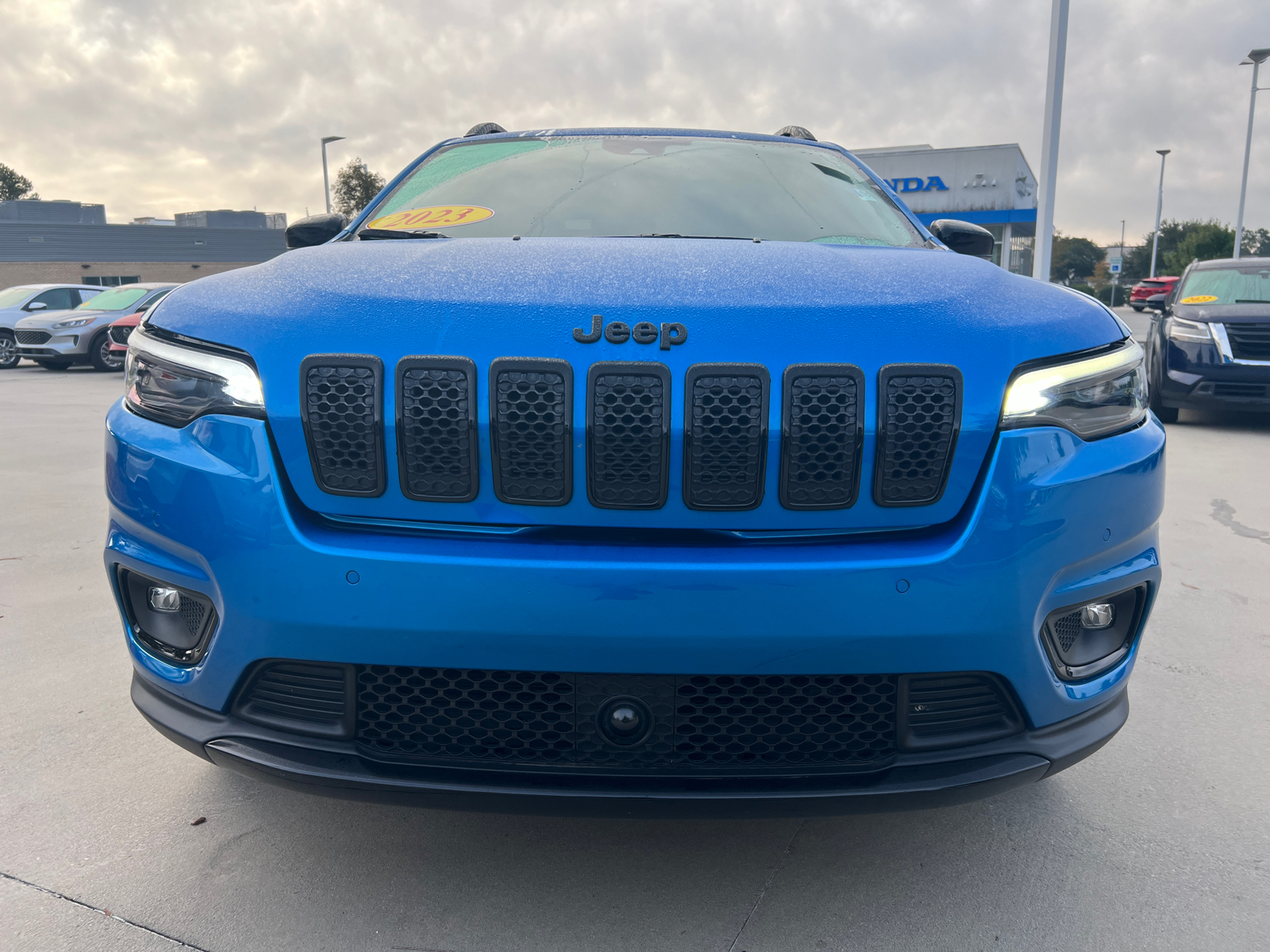 2023 Jeep Cherokee Altitude 2