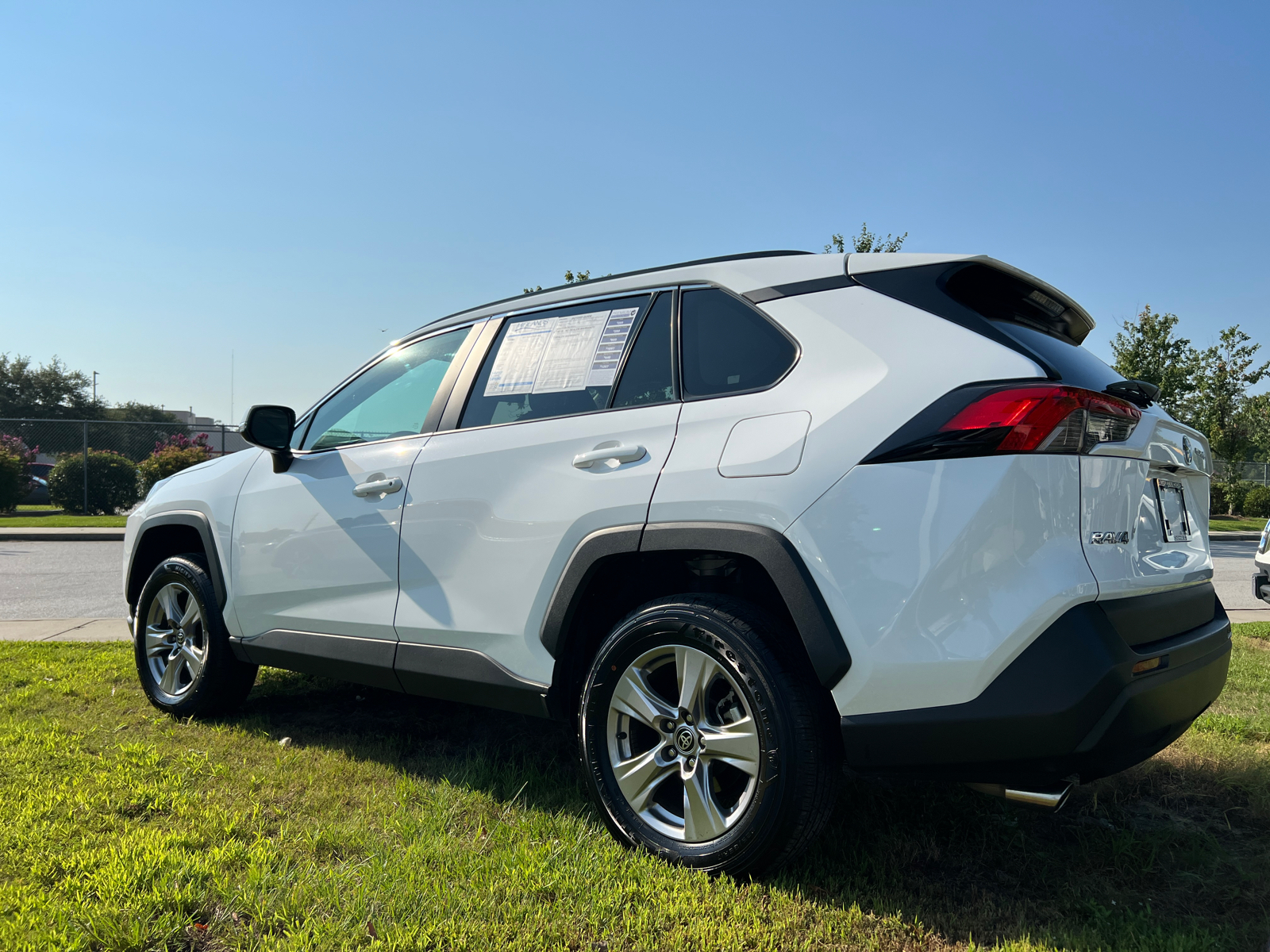 2023 Toyota RAV4 XLE 5