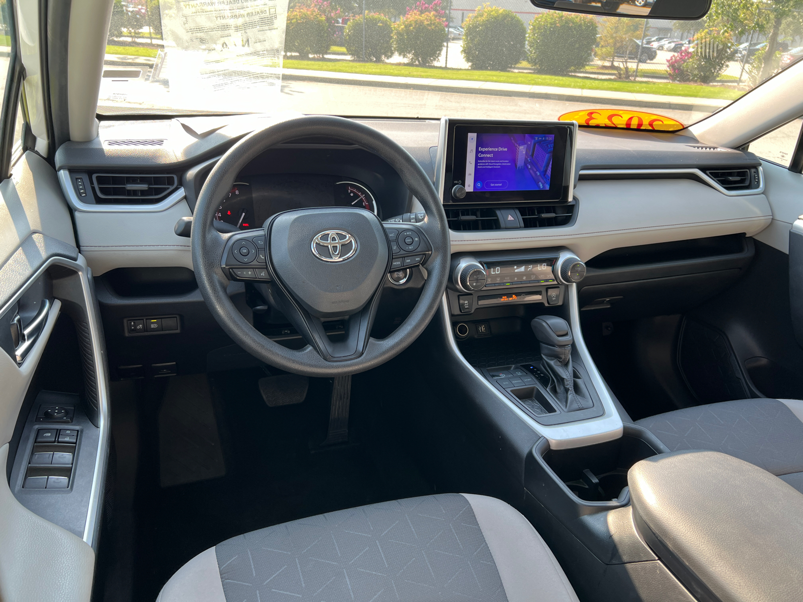 2023 Toyota RAV4 XLE 25