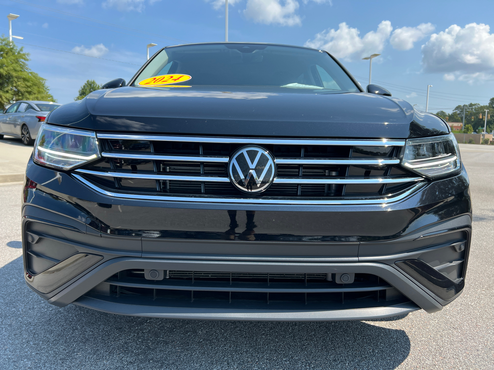 2024 Volkswagen Tiguan 2.0T SE 2