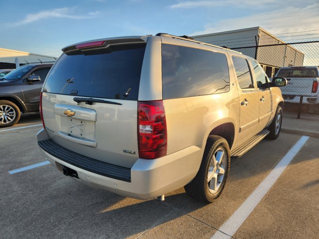 2007 Chevrolet Suburban LT 4