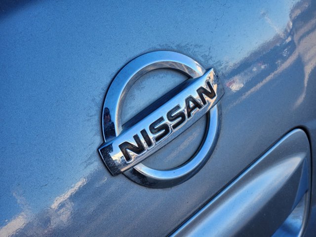 2012 Nissan Versa S 10