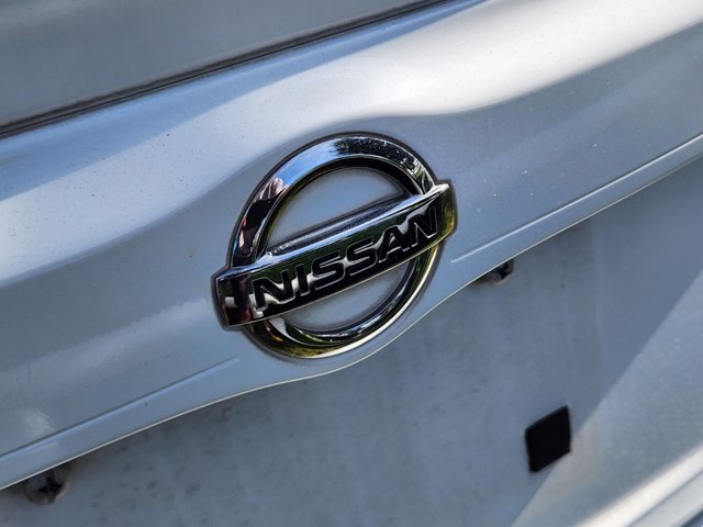 2012 Nissan Versa SV 8