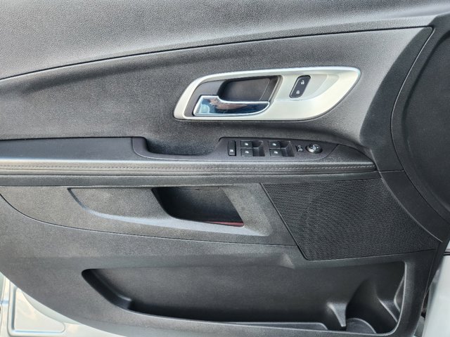 2017 Chevrolet Equinox LS 23