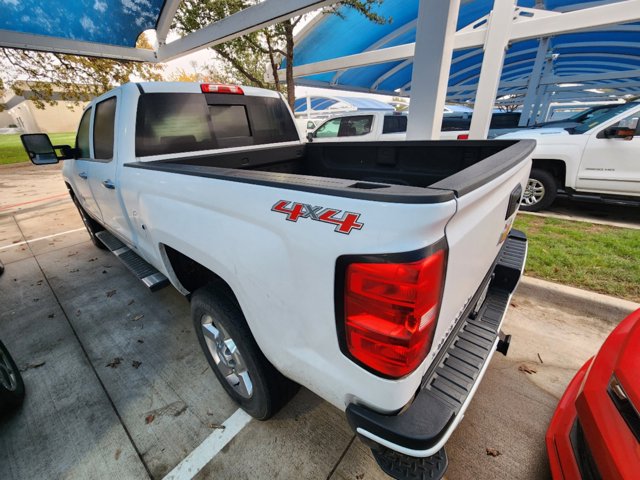 2017 Chevrolet Silverado 2500HD High Country 3