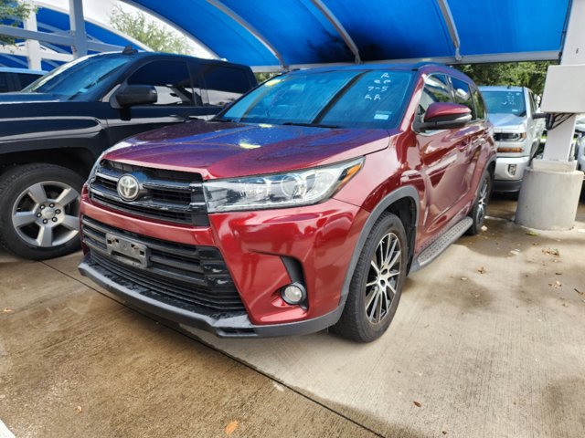 2017 Toyota Highlander SE 2