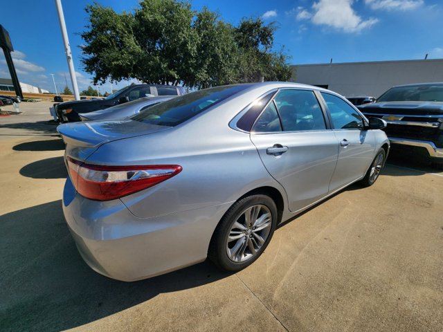 2017 Toyota Camry SE 4