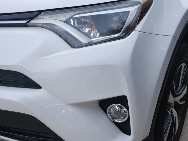 2017 Toyota RAV4 XLE 5