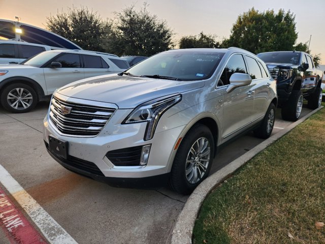 2017 Cadillac XT5 Luxury FWD 2