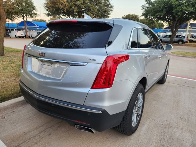 2017 Cadillac XT5 Luxury FWD 3