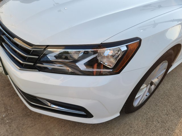 2018 Volkswagen Passat 2.0T SE 6