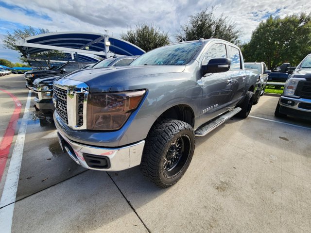 2018 Nissan Titan SV 2