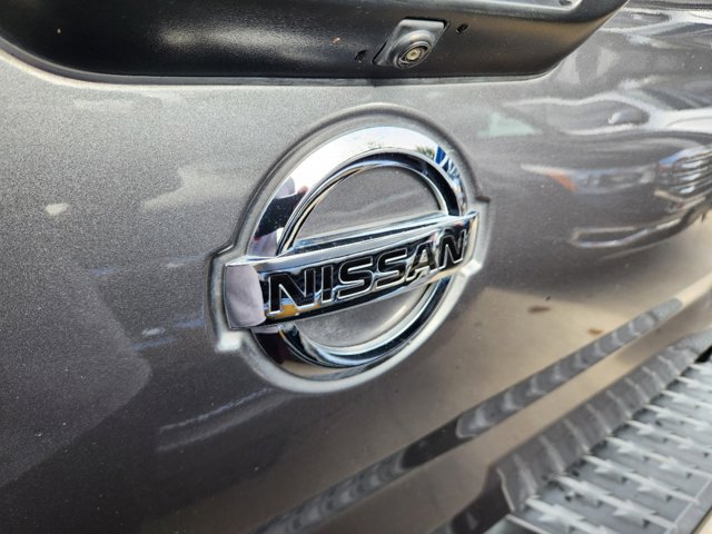 2018 Nissan Titan SV 8