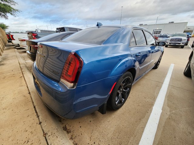 2020 Chrysler 300 Touring 4