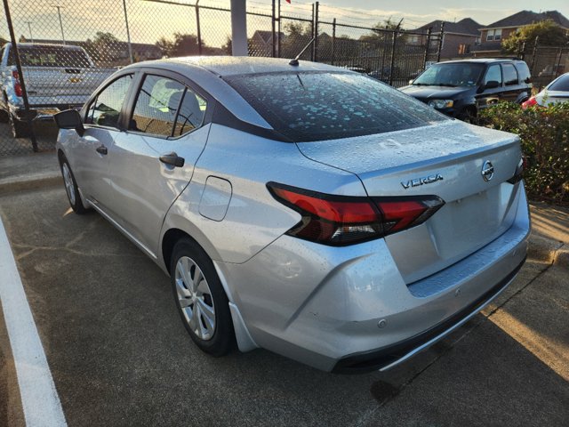 2020 Nissan Versa S 6