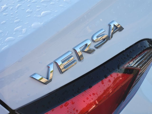 2020 Nissan Versa S 10