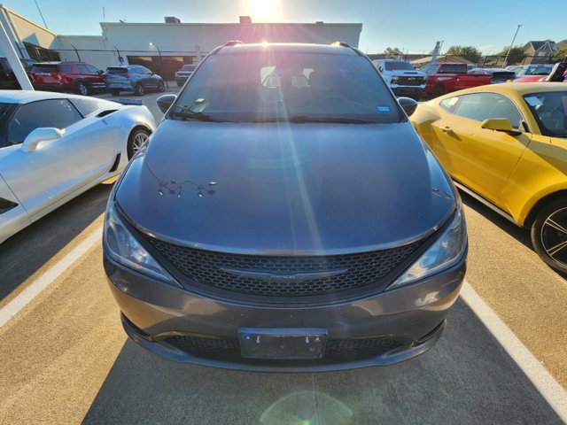 2020 Chrysler Pacifica Touring L 2