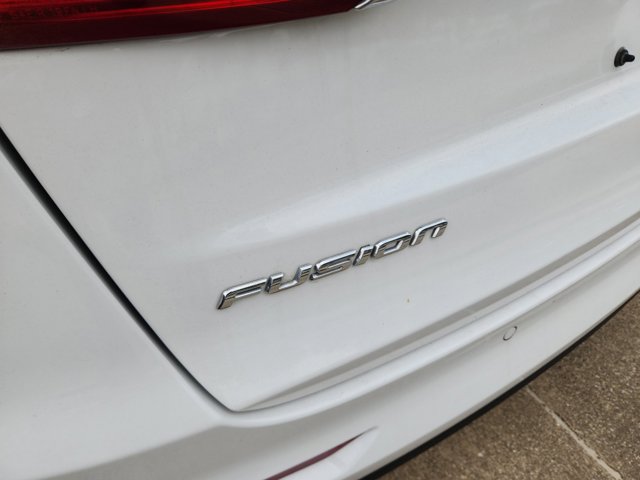 2020 Ford Fusion SE 8