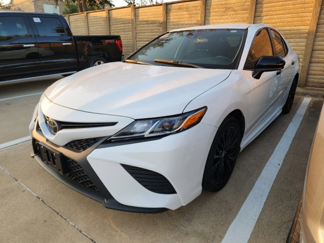 2020 Toyota Camry SE Nightshade 2