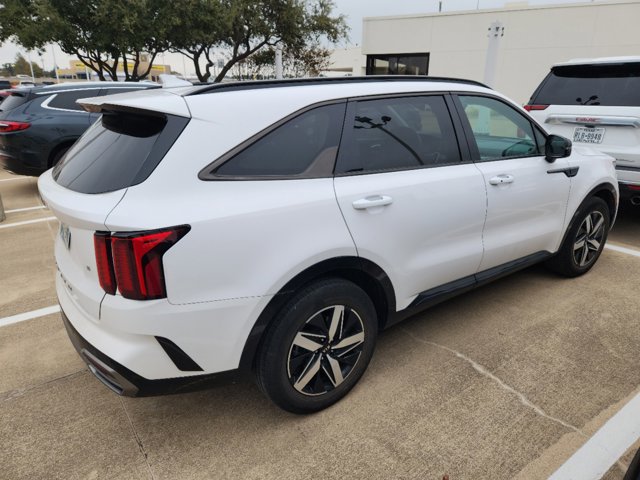 2021 Kia Sorento S 4