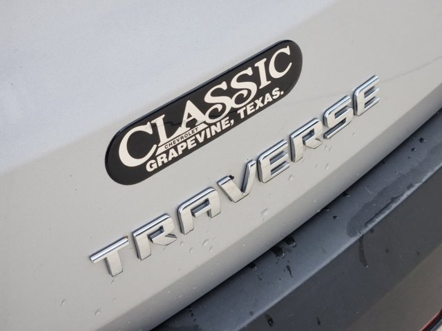 2021 Chevrolet Traverse LS 8
