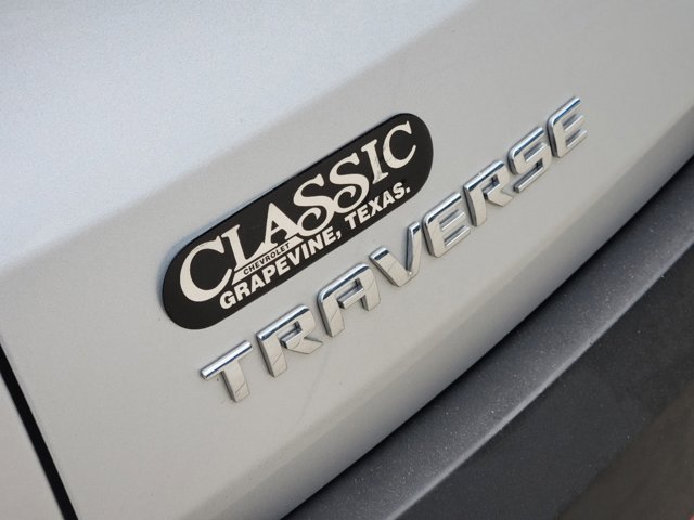 2021 Chevrolet Traverse LS 8