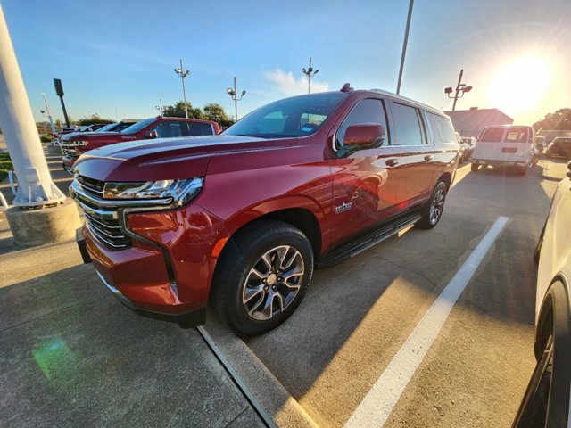 2021 Chevrolet Suburban LT 2